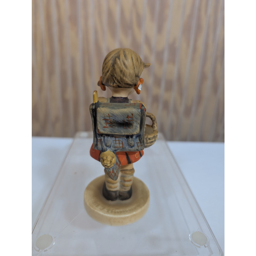 Hummel Figurine Girl with Basket and Backpack - Small chip - SEE PHOTOS - Picture 3 of 7